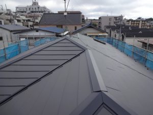 横浜市南区の屋根カバー工事の施工後