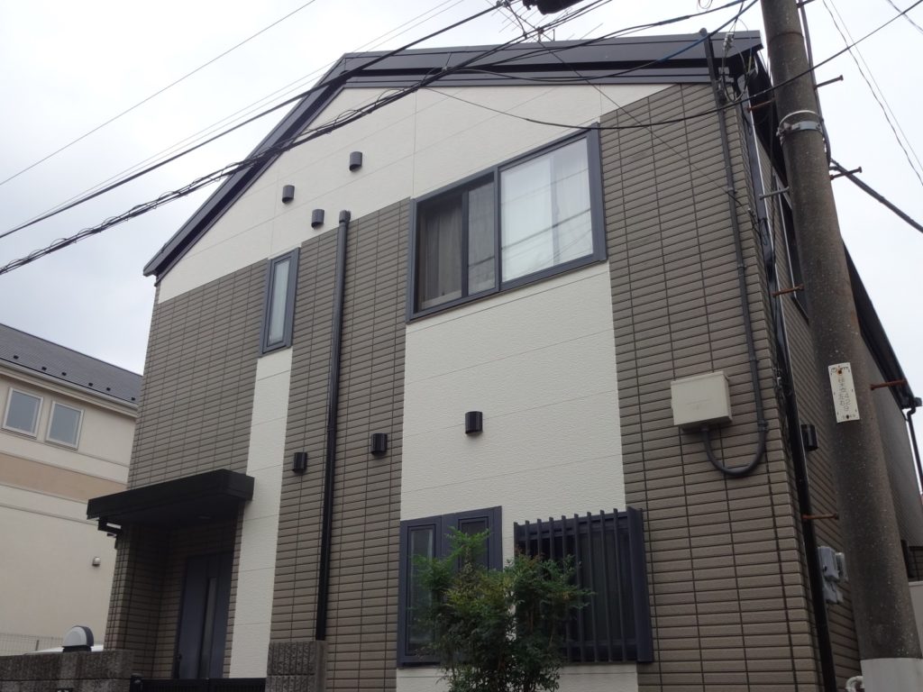 横浜市南区でクリヤー塗装を行いました