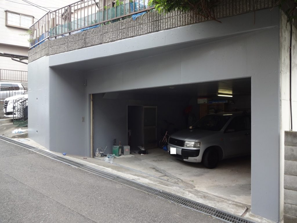 川崎市宮前区にて擁壁の塗装工事を行いました