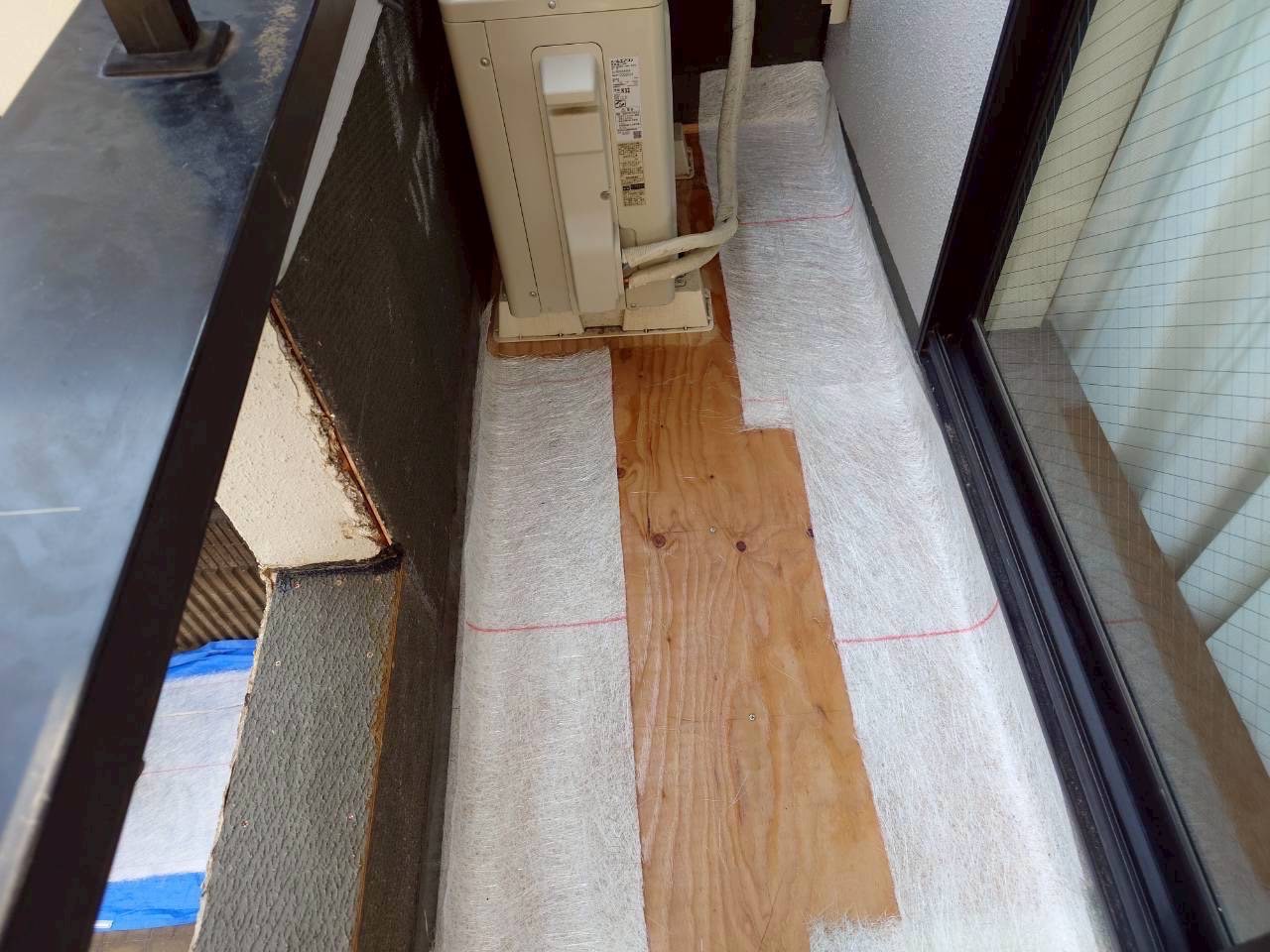 ガラスマット張り