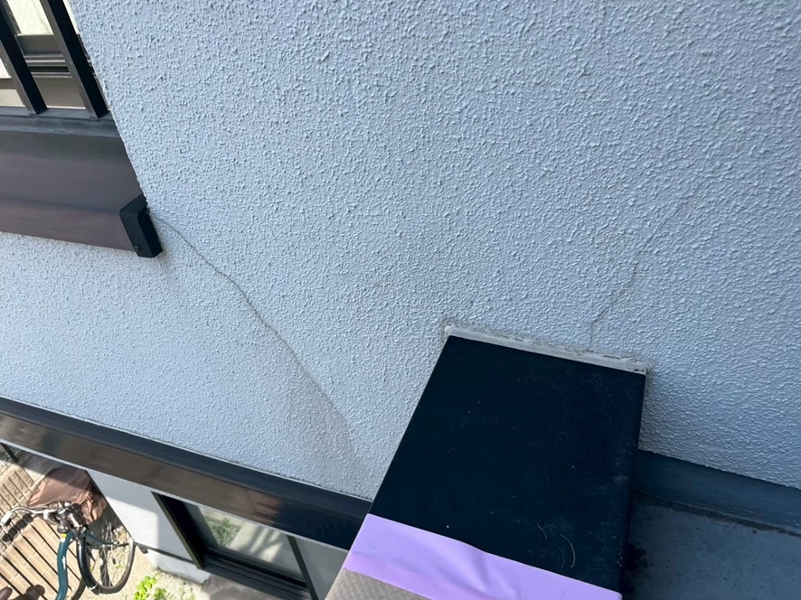 外壁ひび割れ