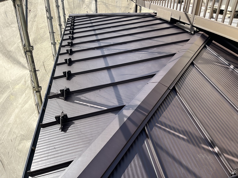 下屋根仕上がり